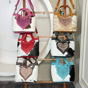 Sac fourre-tout tendance en cuir de vachette repoussé en forme de cœur rose pour femme, sac à main de luxe fait main avec poignée supérieure et bandoulière - Product Image 5