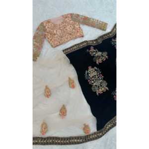 Saree de designer pour femmes pour les fêtes avec fil à paillettes et travail Dori pour un look élégant - Product Image 1