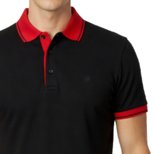 Polo negro para hombre con logotipo personalizado, de alta demanda, con cuello y ribete de manga en rojo contrastante, corte ajustado, manga corta, informal, bicolor. - Product Image 3