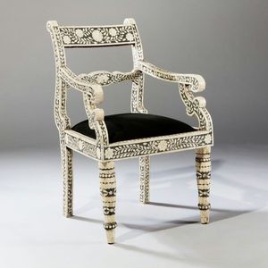 Chaise élégante en résine avec incrustations de os, motifs artistiques et finition artisanale haut de gamme - Product Image 6
