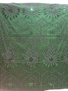 Tissu de dentelle de strass perlé lourd de luxe - Product Image 2