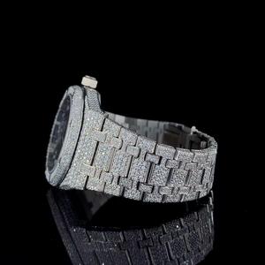 Montre de luxe en moissanite pour hommes et femmes, élégante, idéale pour les fêtes, les événements et les cadeaux, en provenance d'Inde - Product Image 5
