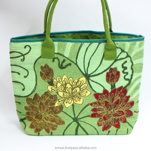 Bolsa de lino bordada a mano con asas de Bambú - Product Image 5