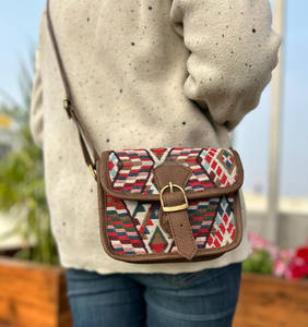 กระเป๋าถือหนังแท้ของ2025ใหม่สำหรับสุภาพสตรีกระเป๋าทรงสี่เหลี่ยมขนาดเล็กดีไซน์แฟชั่นสำหรับสุภาพสตรี - Product Image 3