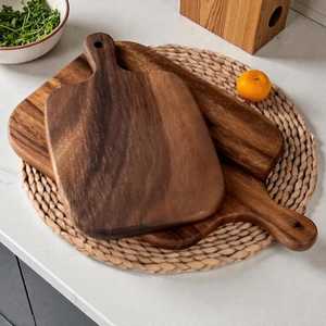 Planche à découper en bois écologique pour un usage quotidien en cuisine - Product Image 1
