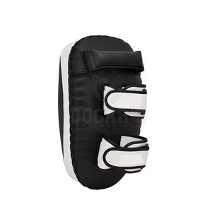 แผ่นรองมวยไทยหนังคุณภาพพรีเมียม เย็บเสริมความแข็งแรง สำหรับการฝึกซ้อมในยิมระดับมืออาชีพและการออกกำลังกายหนักประจำวัน - Product Image 3