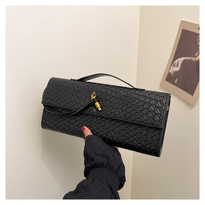 Nuevo Bolso Bandolera Pequeño de Mujer, Estilo Acordeón, en Cuero PU con Textura Tejida, Cierre Moderno, Amplia Selección de Colores - Product Image 3
