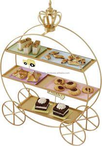 Support à gâteau à 4 niveaux en métal blanc avec roulettes pour présentation de gâteaux et desserts - Product Image 4