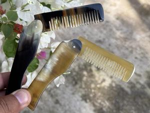 Peigne à cheveux de luxe en corne de vache, écologique, fait main, antistatique, démêlant et lissant, à dents arrondies - Product Image 4
