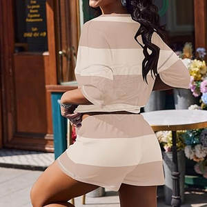 Conjunto de Verano de Moda: Camiseta de Manga Corta y Pantalones Cortos para Mujer - Product Image 4