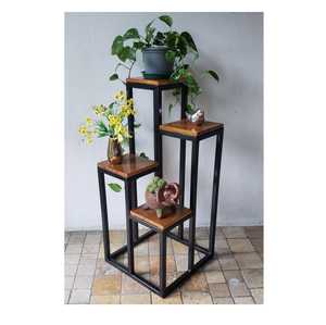 Supports à fleurs modernes en métal avec étagères en bois, design carré, présentoir pour plantes d'intérieur, style minimaliste, finition thermolaquée - Product Image 4