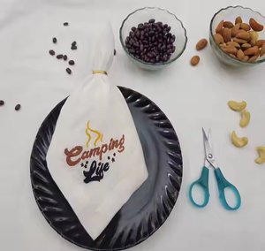 Servilletas de Lino Blancas con Diseño de Bordado Personalizado para Hoteles, Restaurantes, Bodas, Fiestas, Cenas y Decoración de Mesas para Eventos - Product Image 1