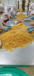 Tranches d'oignon séché du Vietnam, flocons de salsifilis frits pour assaisonnement, herbes aromatiques, flocons d'oignon croustillants dorés de qualité supérieure - Product Image 2