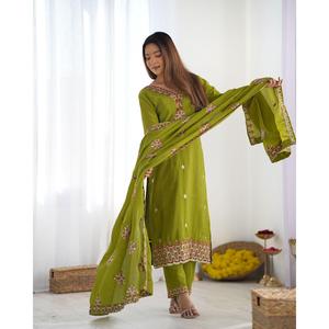 Ensemble haut et bas pour femmes de marque avec une belle dupatta pour les tenues de soirée - Product Image 3