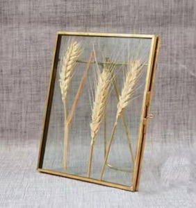 Cadre photo en métal et verre au design haut de gamme, élégant porte-photo, présentoir de table, accessoire de décoration moderne pour la maison - Product Image 5