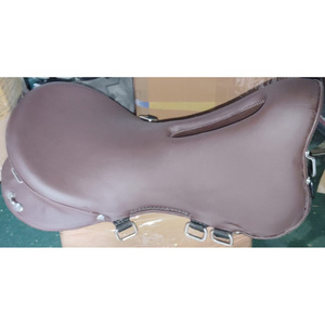À VENDRE : Ensemble de selle synthétique PODIUM avec coussinets en maille respirante et ensemble de bride en PVC, taille 14, 15, 16, 17, 18, prix 60 $, carte de crédit acceptée - Product Image 6