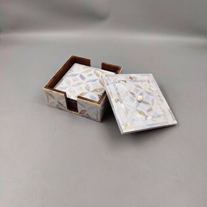 Sous-verre carré de luxe fait main avec incrustation de nacre, motif floral, base noire, design traditionnel, écologique, antidérapant, pour mariage - Product Image 2
