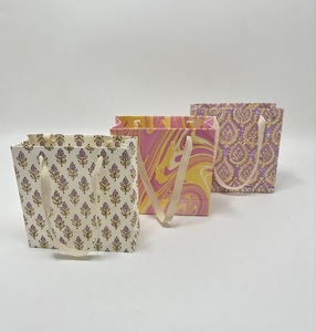 Bolsas de Regalo de Papel con Estampado Artesanal, Bolsas de Embalaje Impresas a Mano para Compras en Boutiques y Manualidades - Product Image 2
