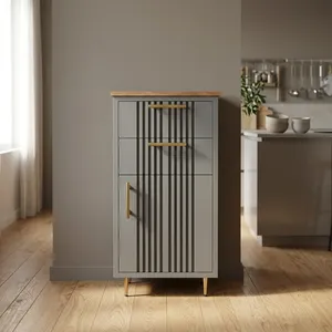Meuble de salle de bain gris moderne avec panneaux frontaux cannelés, poignées en bois, rangement compact, autoportant avec 2 tiroirs et 1 porte - Product Image 2