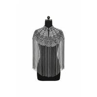 Robe de soirée/mariage Ellora de luxe moderne avec dentelle argentée, perles, cape, longue chaîne, franges à pampilles, coupe trapèze, traîne balayante et soutien-gorge intégré pour femme