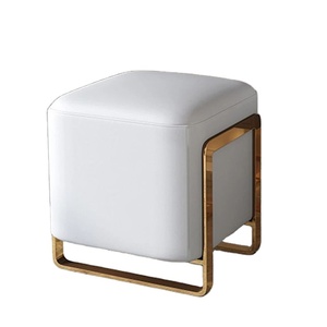 Taburete Otomano con Estructura Metálica Chapada en Oro, para Hogar, Hotel, Villas, Mueble Decorativo, con Asiento Tapizado en Terciopelo Blanco - Product Image 1