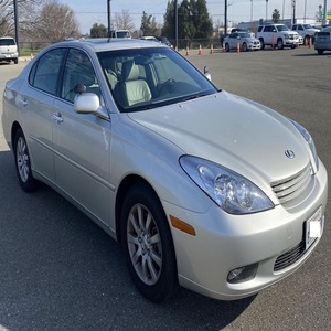 Perfectly Used 2004 L e x u s ES 330 - Product Image 1