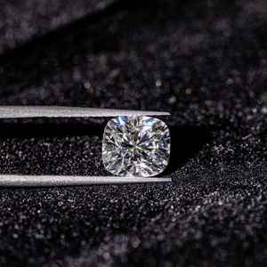 Diamante solitario de corte cojín cultivado en laboratorio, de 1.00 a 5.00 quilates, certificado por IGI, para anillos y joyería hecha a mano. - Product Image 1