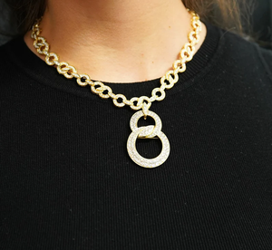 Collier pendentif en or 18 carats plaqué or avec design à double anneau, chaîne à maillons, style classique, bijoux unisexe - Product Image 4