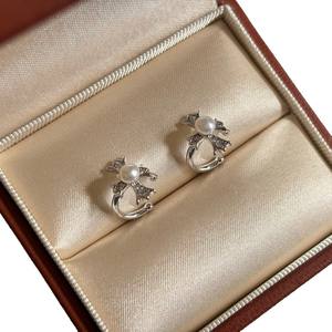 Boucles d'oreilles en perles d'eau douce pour femmes en gros de Zhuji, forme de goutte d'eau, style long, anneaux en cristal, accessoires élégants pour les oreilles - Product Image 5