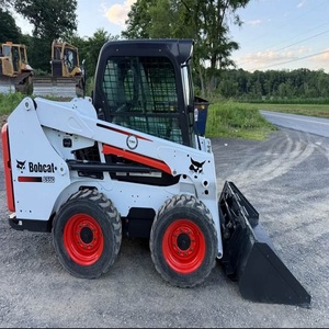 Chargeuse compacte Bobcat S550 haute performance, livraison rapide, moteur fiable, idéale pour la construction et l'agriculture - Product Image 3