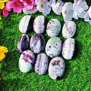 Pierre de palmier Kammererite ovale naturelle faite à la main, cristal violet rare pour la guérison, la méditation Reiki, la décoration énergétique, vente en gros - Product Image 6