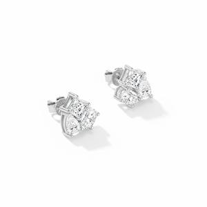 Pendientes de Diamantes de Tres Piedras en Oro Sólido de 14K, Diseño Moderno y Minimalista, Regalo de Aniversario para Ella - Product Image 3