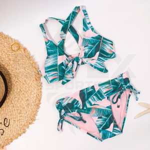 Ensemble de bikini personnalisé OEM écologique et respirant, short taille haute, ensemble deux pièces avec logo frontal pour maillots de bain femme - Product Image 2