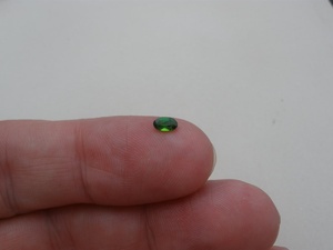 Diopsido Verde Cromado Ovalado, Gema Suelta Facetada de 5x3mm - Product Image 4