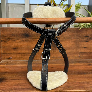 Harnais de luxe personnalisé de haute qualité en cuir véritable réglable pour chien idéal pour les promenades quotidiennes boucle à dégagement rapide - Product Image 2