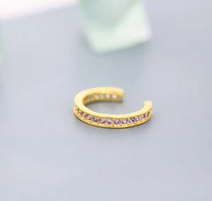 ต่างหูแบบหนีบหูสีม่วงอเล็กซานไดรต์ประดับเพชร CZ เงินแท้หรือทองคำ ดีไซน์เรียบง่าย ไม่ต้องเจาะหู ต่างหูแบบมินิมอล สีม่วงไลแลค - Product Image 4