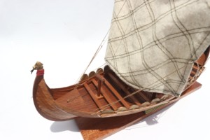 DRAKKAR VIKING Modèle de voilier sculpté à la main en bois, objet de collection antique, thème océan, décoration de table - Product Image 6