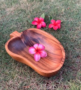 Tazón Artesanal de Madera de Acacia con Diseño de Mango, Tazón de Madera Hecho a Mano, Tazón para Ensalada, Tazón para Pasta, Tazón de Madera, Regalo - Product Image 2