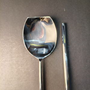 Ensemble de 2 serveurs à salade professionnels en acier inoxydable, grande cuillère et fourchette à salade à long manche, finition polie miroir contemporaine - Product Image 3