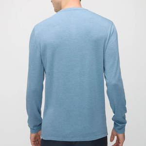 Camiseta Henley de Alto Rendimiento con Tela Transpirable y Movimiento Flexible, Estilo Clásico - Product Image 2