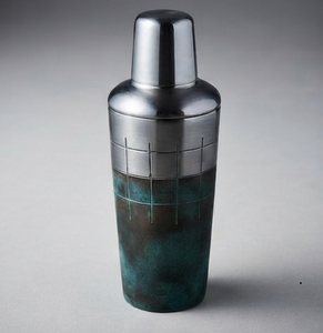 Shaker à cocktails moderne en acier inoxydable patiné, outil de bar durable pour la maison et les bars - Product Image 3