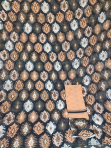 Nouvelle Robe Classique Somalienne Authentique pour Filles, Imprimée Numérique, en Jacquard Slub, Motif Géométrique Bleu Vibrant, Blanc Cassé - Product Image 6