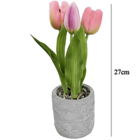 Fleurs de tulipes réalistes avec pot en TPE pour une présentation décorative moderne sur table de réception