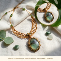 Collier pendentif macramé artisanal en labradorite, pierre précieuse facettée verte et violette chatoyante, bijou bohème de guérison, cordon réglable pour femme