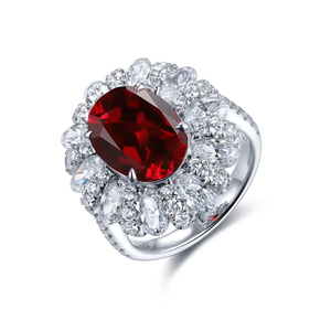 Bague de cocktail ovale de luxe pour femme en rubis, monture à griffes en argent 925, forme fleur, bijoux raffinés - Product Image 1