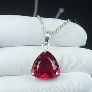 Pendentif en rubis rouge impeccable taille triligne en argent sterling 925, cadeau bijou pierre de naissance de juillet - Product Image 1
