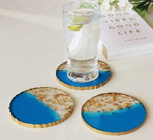 Ensemble de sous-verres en résine et bois faits à la main de qualité supérieure, design carré moderne, protection décorative de table, tapis pour boissons, imperméable, résistant à la chaleur - Product Image 4