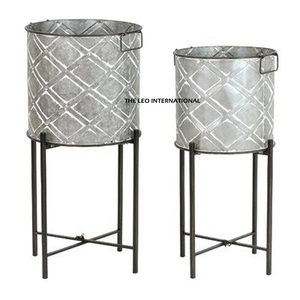 Macetas Redondas de Acero Inoxidable con Acabado de Espejo de Lujo, Macetas Modernas de Metal Grandes para Uso en Interiores y Exteriores, Hogar y Oficina - Product Image 2