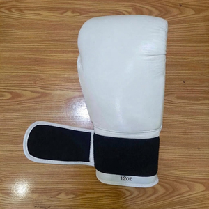 Guantes de Boxeo Profesionales Personalizados al por Mayor, Blancos, de Cuero Genuino de 12oz, con Cordones, para Entrenamiento y Sparring, YM-BGW-02 - Product Image 6