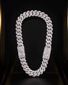 Colgante de Cadena Cubana Hecho a Mano en Plata de Ley 925 y Oro Blanco de 14K para Hombre con Diamante Moissanita VVS1 de Excelente Calidad - Product Image 5